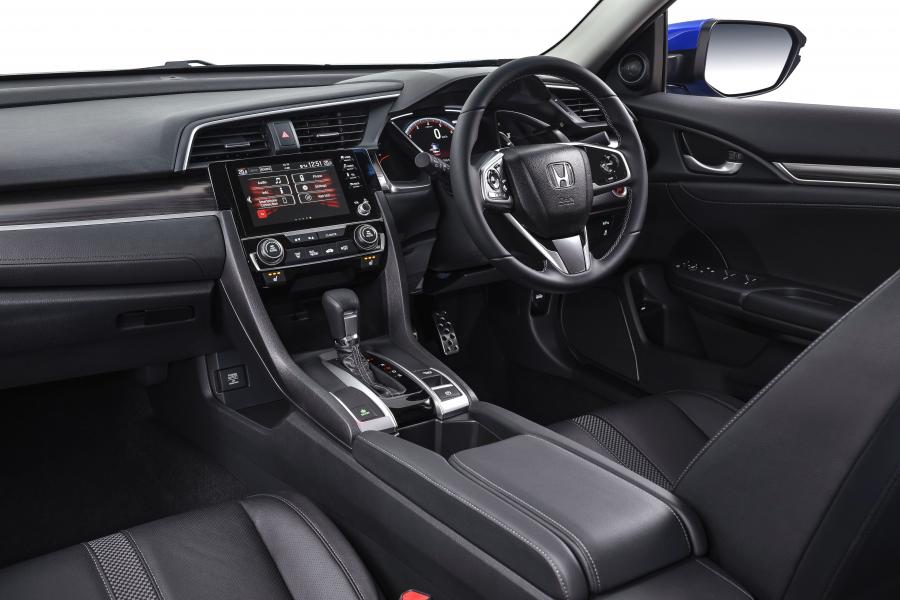Торпедо Honda Civic Sport Sedan (FC1) 2019 года  (ZA) (фото 7 из 23)